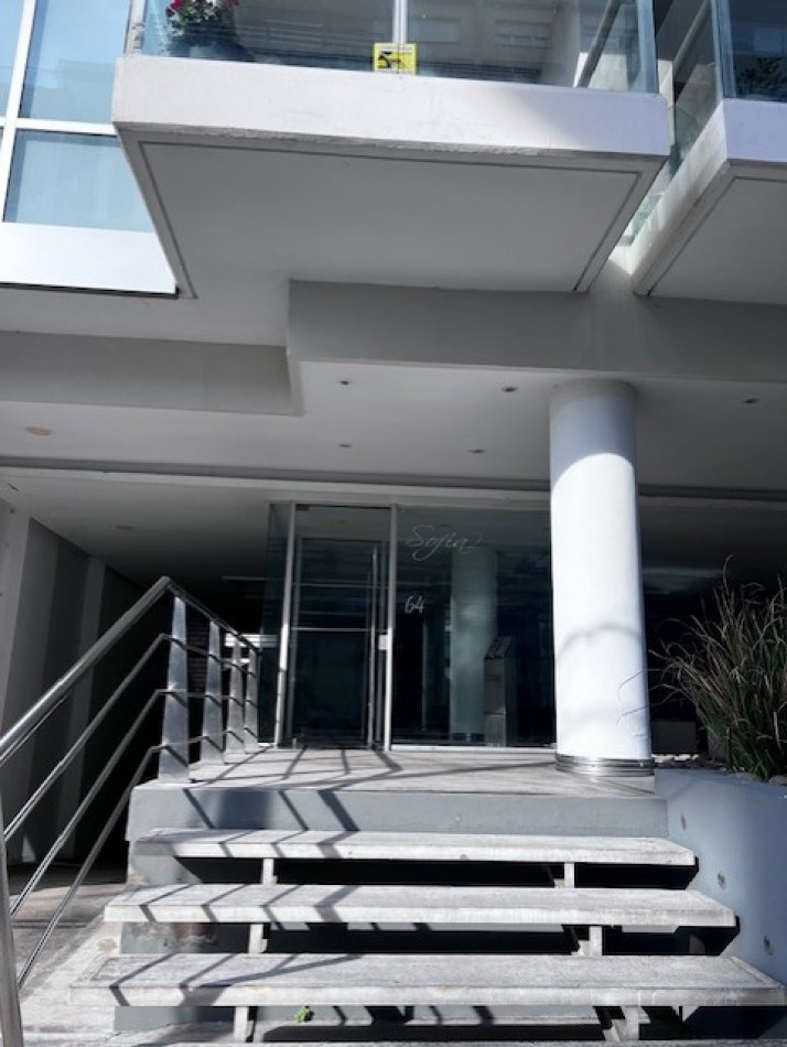 VENTA MAR DEL PLATA, HERMOSO SEMIPISO A METROS DEL MAR, PLAYA CHICA, 3 AMB. COCHERA DOBLE, OPTIMO !!!!