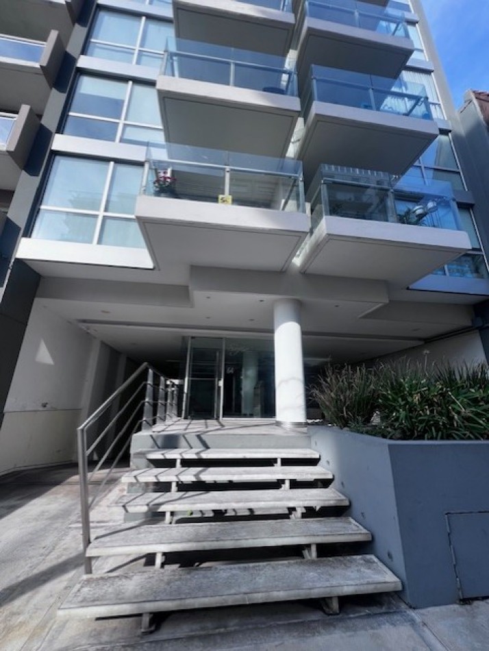 VENTA MAR DEL PLATA, HERMOSO SEMIPISO A METROS DEL MAR, PLAYA CHICA, 3 AMB. COCHERA DOBLE, OPTIMO !!!!