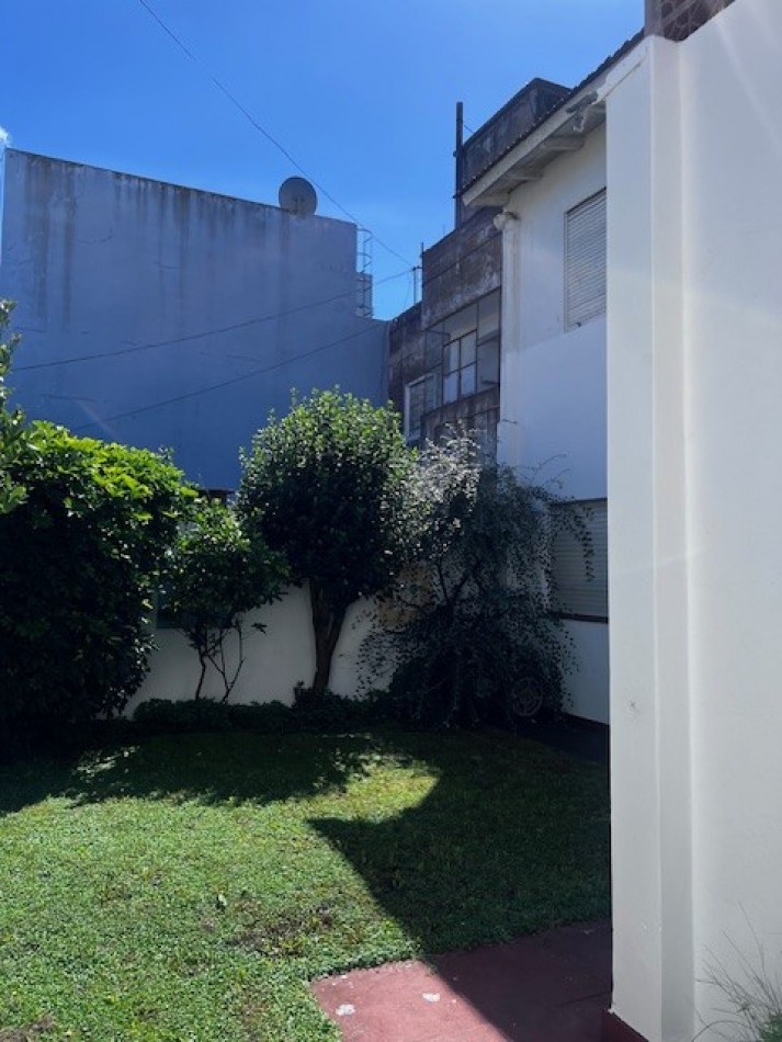 Venta chalet Mar del Plata amplio chalet uso familiar y o comercil 6 ambientes zona San Jose