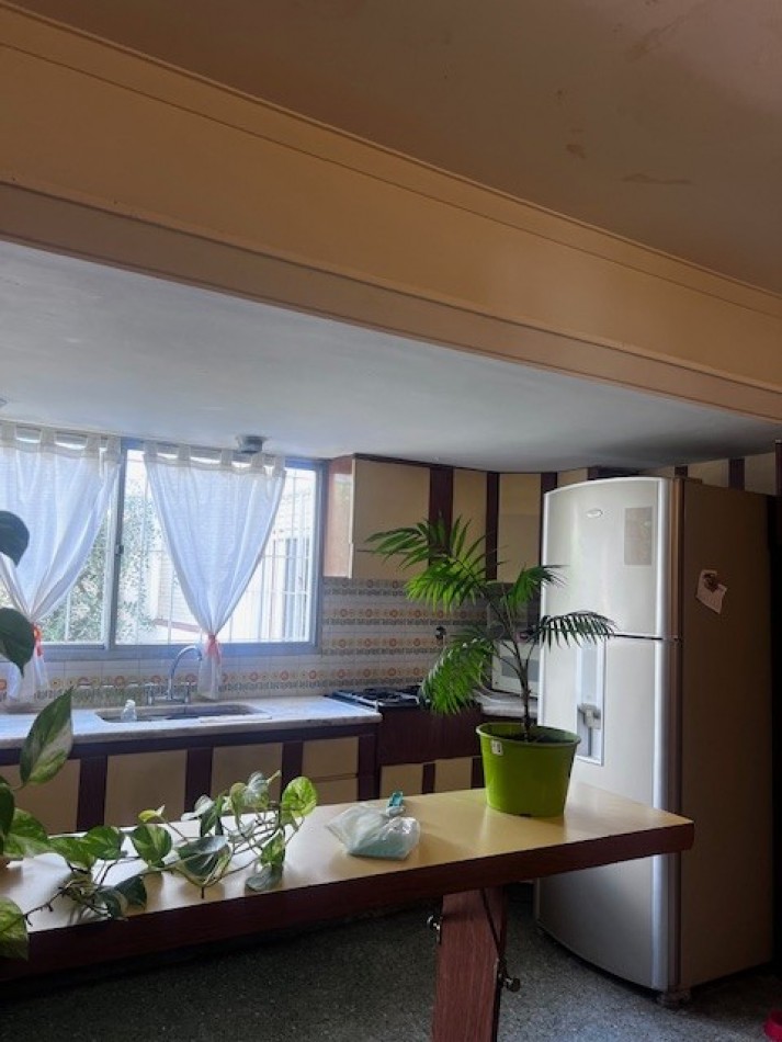 Venta chalet Mar del Plata amplio chalet uso familiar y o comercil 6 ambientes zona San Jose
