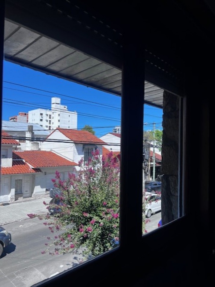 Venta chalet Mar del Plata amplio chalet uso familiar y o comercil 6 ambientes zona San Jose