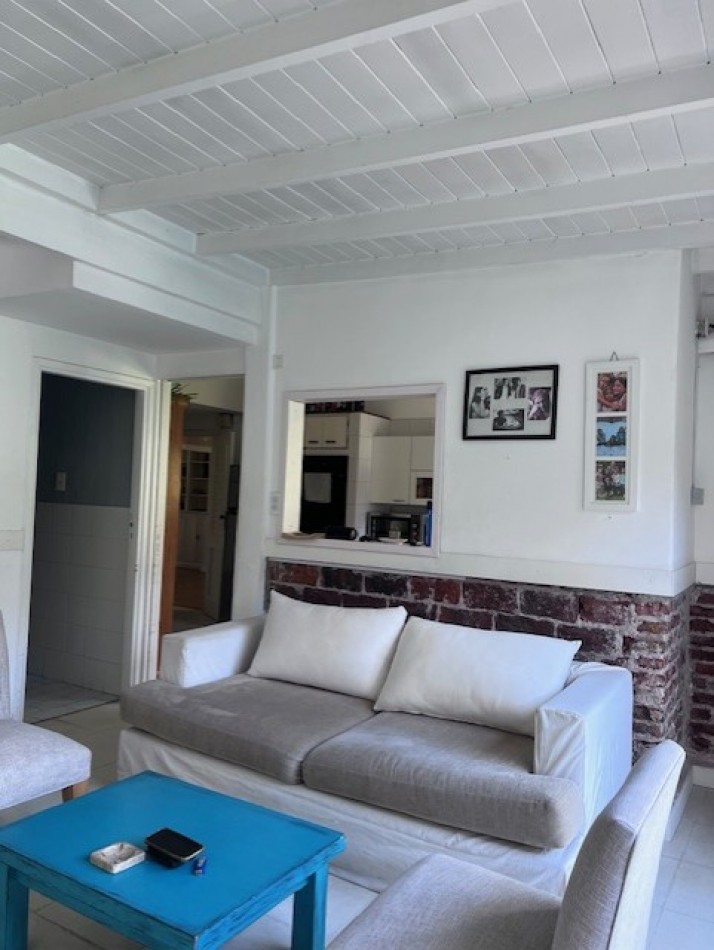 VENTA IMPORTANTE CHALET DE 5 AMB. GARAJE, PARQUE Y PISCINA, UBICADA EN ZONA DE PRIVILEGIO, A POCAS CUADRAS DE PLAYA GRANDE Y CENTRO COMERCIAL GUEMES