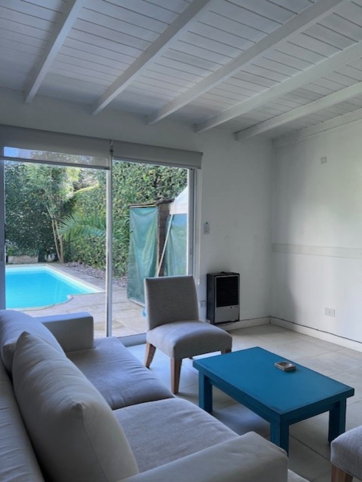 VENTA IMPORTANTE CHALET DE 5 AMB. GARAJE, PARQUE Y PISCINA, UBICADA EN ZONA DE PRIVILEGIO, A POCAS CUADRAS DE PLAYA GRANDE Y CENTRO COMERCIAL GUEMES
