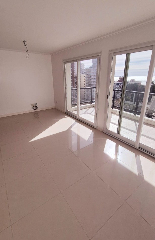 ALQUILER ANUAL, HERMOSO DEPARTAMENTO DE 2 AMB. A METROS DEL MAR