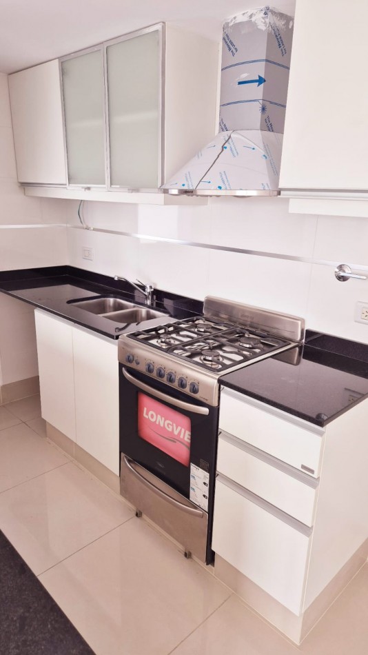 ALQUILER ANUAL, HERMOSO DEPARTAMENTO DE 2 AMB. A METROS DEL MAR