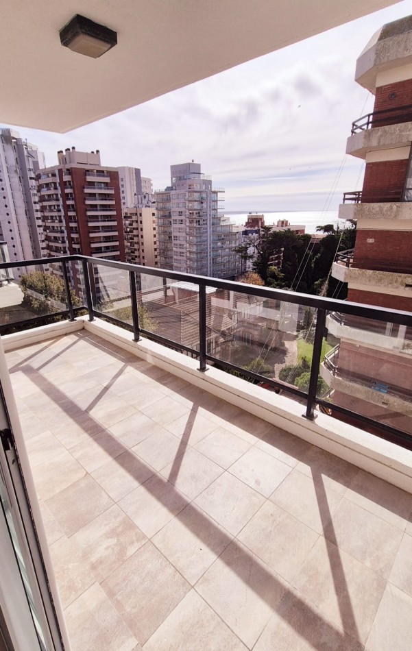 ALQUILER ANUAL, HERMOSO DEPARTAMENTO DE 2 AMB. A METROS DEL MAR