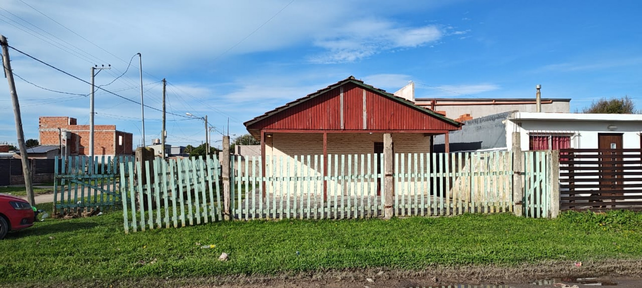 CHALET EN VENTA, ZONA CAMET, A 200 MTS. DEL MAR , 3 AMB.Y PARQUE