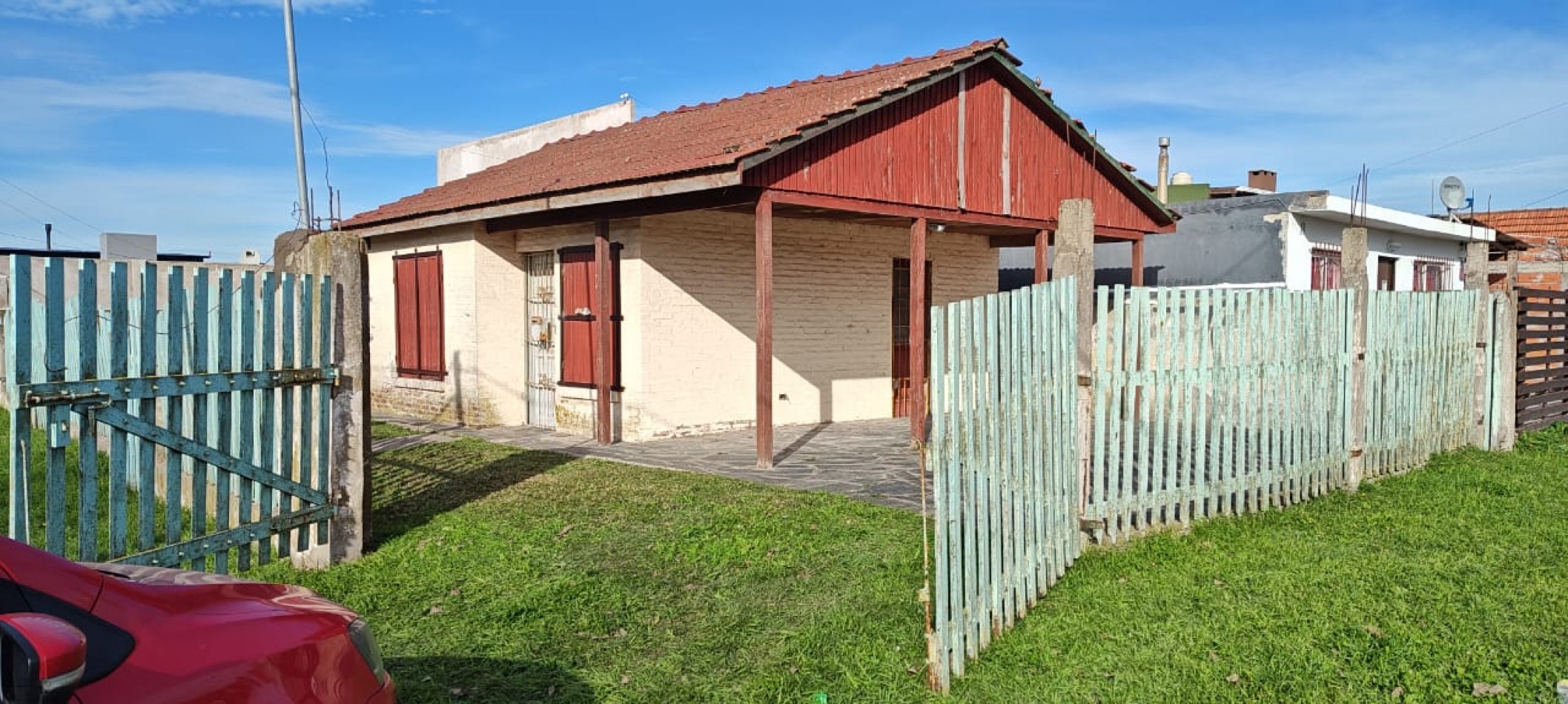 CHALET EN VENTA, ZONA CAMET, A 200 MTS. DEL MAR , 3 AMB.Y PARQUE