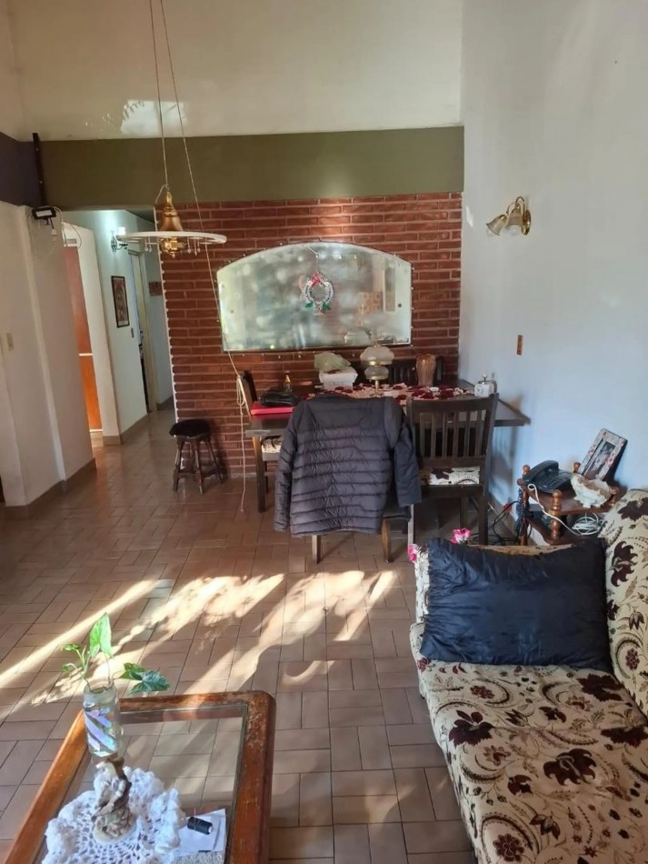 venta chalet en mar del plata, cercano a barrio santa Monica, 3 amb. con parque, garaje y trotadora varios autos.