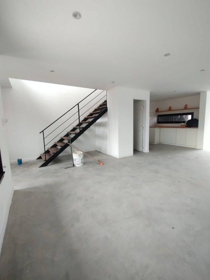 VENTA DE DUPLEX !!!!! ACTUALIZADO PRECIO DE ESTE HERMOSOS DUPLEX, A POCAS CUADRAS DEL MAR, ZONA SUR DE MDP, 3 COMODOS AMBIENTES, DISENO MODERNO, VELO !!!