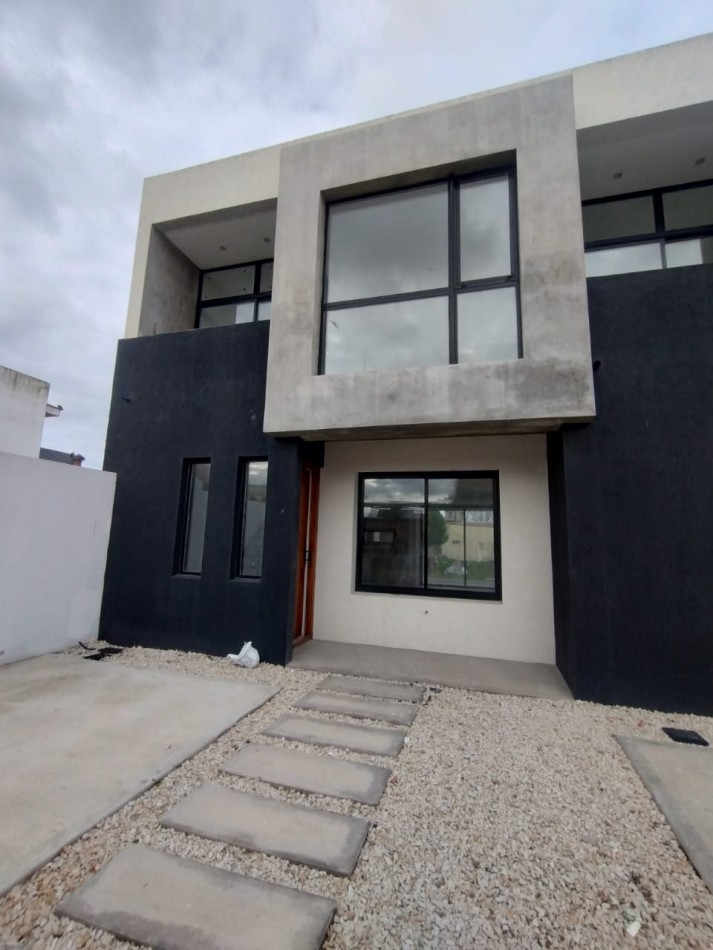 VENTA DE DUPLEX !!!!! ACTUALIZADO PRECIO DE ESTE HERMOSOS DUPLEX, A POCAS CUADRAS DEL MAR, ZONA SUR DE MDP, 3 COMODOS AMBIENTES, DISENO MODERNO, VELO !!!
