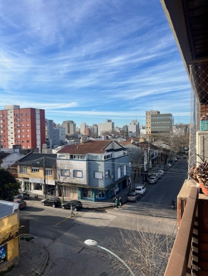 ALQUILER MAR  DEL PLATA, 24 M., HERMOSO DOS AMB. CON BALCON, AL  FRENTE Y SUPER  SOLEADO       