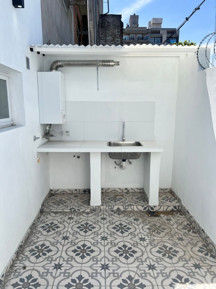 VENTA MDP !!! EXCELENTE TRIPLEX 4 AMBIENTES EN VENTA BARRIO SAN JOSE, PATIO, TERRAZA ENTRADA DE AUTO. 