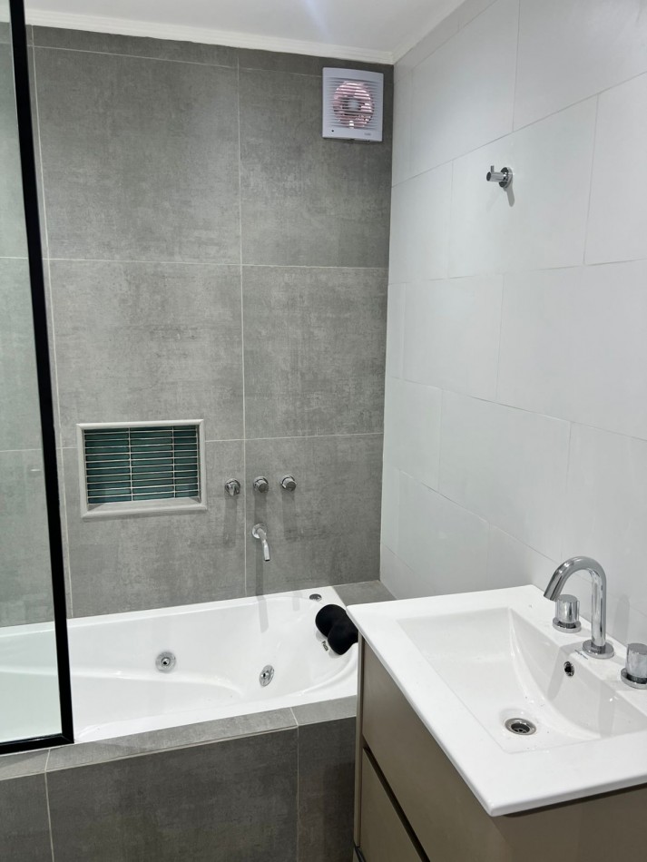 VENTA MDP !!! EXCELENTE TRIPLEX 4 AMBIENTES EN VENTA BARRIO SAN JOSE, PATIO, TERRAZA ENTRADA DE AUTO. 