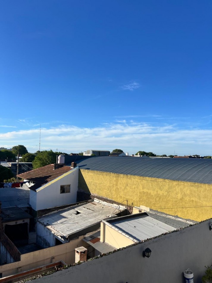 ALQUILER PH DE 2 AMB. MAS ESCRITORIO, 2/3 PERSONAS MAXIMO, EN SEGUNDO PISO POR ESCALERA, BARRIO BDO. RIVADAVIA