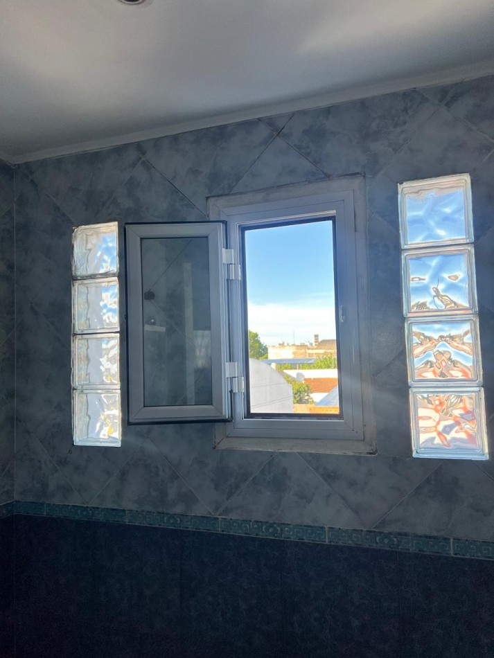 ALQUILER PH DE 2 AMB. MAS ESCRITORIO, 2/3 PERSONAS MAXIMO, EN SEGUNDO PISO POR ESCALERA, BARRIO BDO. RIVADAVIA