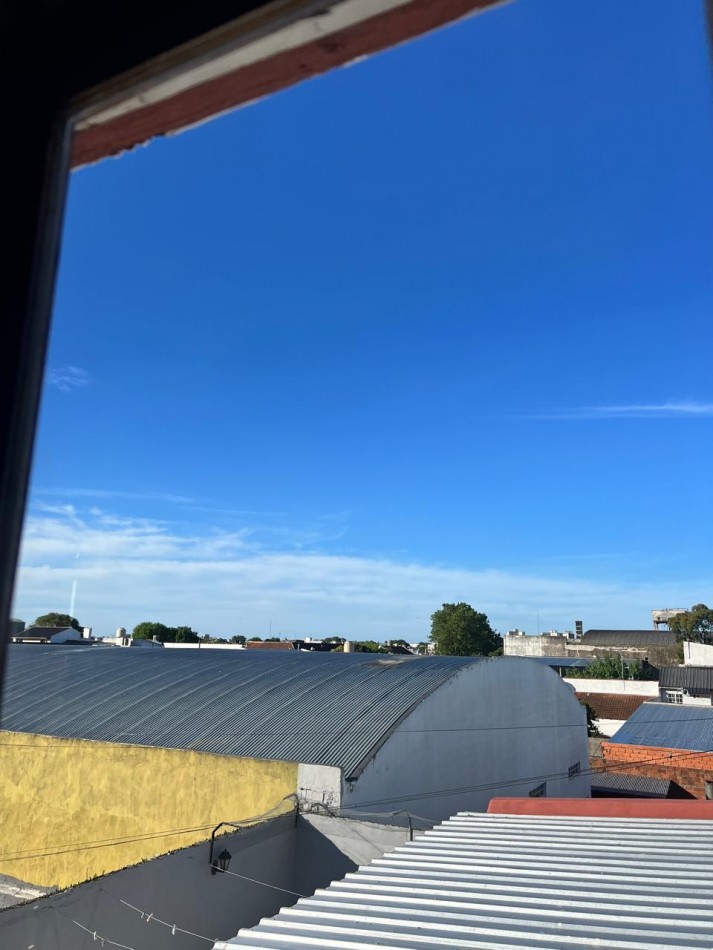 ALQUILER PH DE 2 AMB. MAS ESCRITORIO, 2/3 PERSONAS MAXIMO, EN SEGUNDO PISO POR ESCALERA, BARRIO BDO. RIVADAVIA