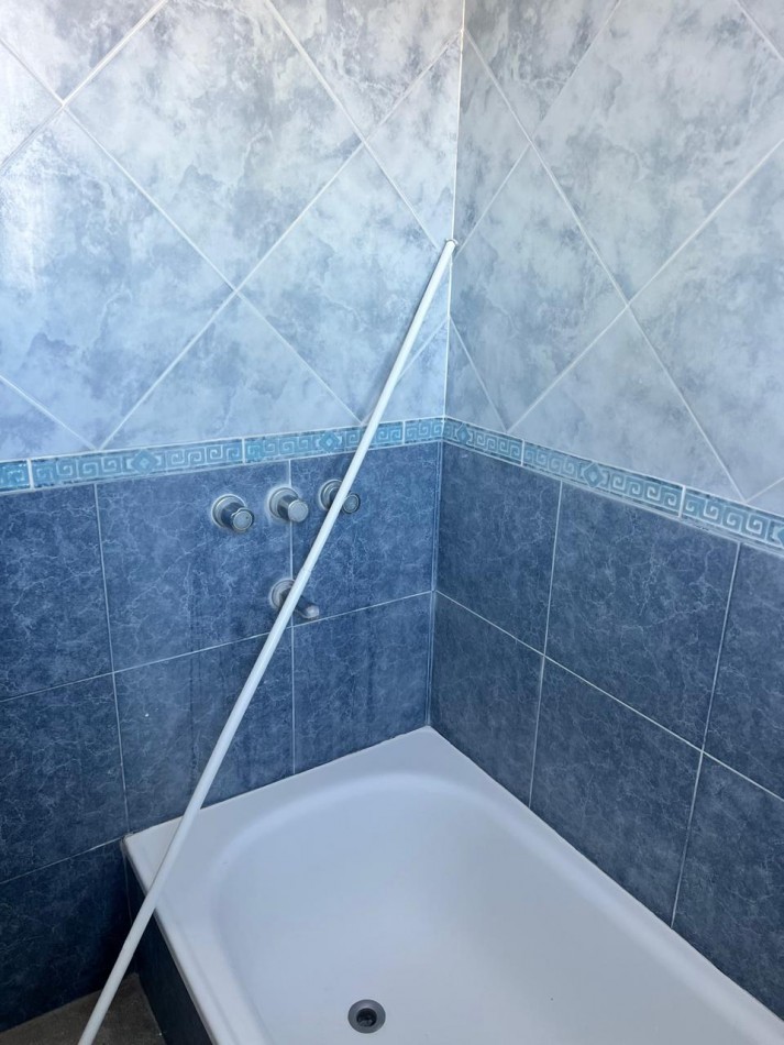 ALQUILER PH DE 2 AMB. MAS ESCRITORIO, 2/3 PERSONAS MAXIMO, EN SEGUNDO PISO POR ESCALERA, BARRIO BDO. RIVADAVIA