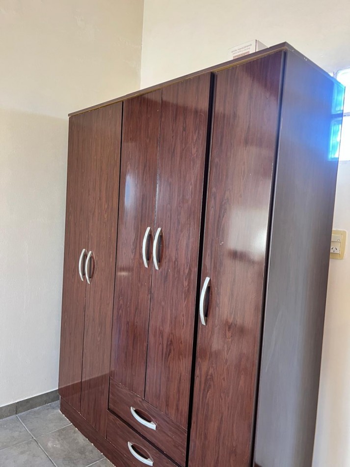 ALQUILER PH DE 2 AMB. MAS ESCRITORIO, 2/3 PERSONAS MAXIMO, EN SEGUNDO PISO POR ESCALERA, BARRIO BDO. RIVADAVIA