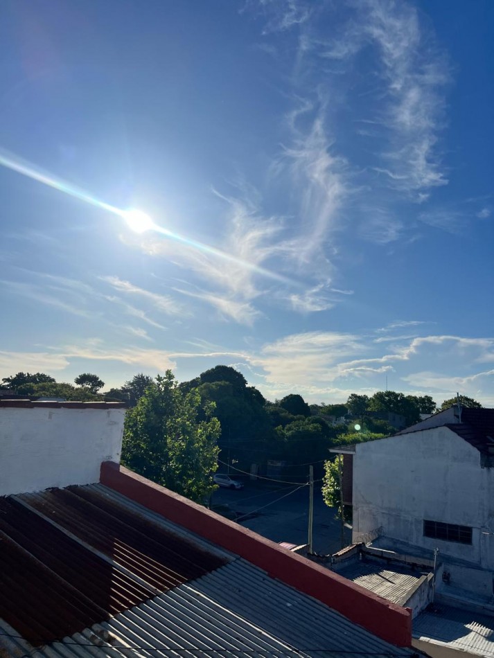 ALQUILER PH DE 2 AMB. MAS ESCRITORIO, 2/3 PERSONAS MAXIMO, EN SEGUNDO PISO POR ESCALERA, BARRIO BDO. RIVADAVIA