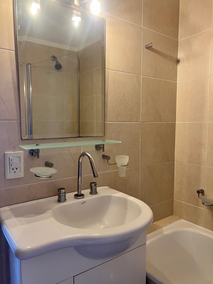 ALQUILER 24 MESES, MDP, IMPACTANTE PISO DE 3 AMB. LIVING COMEDOR, COCINA COMEDOR, LAVADERO , BALCONES, DOS COCHERAS, VISTA PLENA AL MAR  DESDE TODOS LOS AMBIENTES, UNICO !!!!