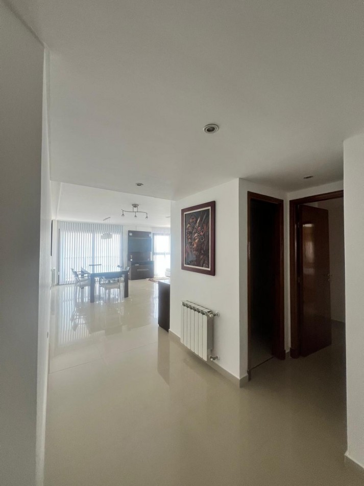 ALQUILER 24 MESES, MDP, IMPACTANTE PISO DE 3 AMB. LIVING COMEDOR, COCINA COMEDOR, LAVADERO , BALCONES, DOS COCHERAS, VISTA PLENA AL MAR  DESDE TODOS LOS AMBIENTES, UNICO !!!!