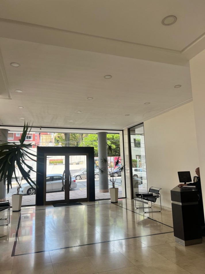 ALQUILER 24 MESES, MDP, IMPACTANTE PISO DE 3 AMB. LIVING COMEDOR, COCINA COMEDOR, LAVADERO , BALCONES, DOS COCHERAS, VISTA PLENA AL MAR  DESDE TODOS LOS AMBIENTES, UNICO !!!!