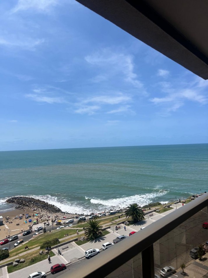 ALQUILER 24 MESES, MDP, IMPACTANTE PISO DE 3 AMB. LIVING COMEDOR, COCINA COMEDOR, LAVADERO , BALCONES, DOS COCHERAS, VISTA PLENA AL MAR  DESDE TODOS LOS AMBIENTES, UNICO !!!!