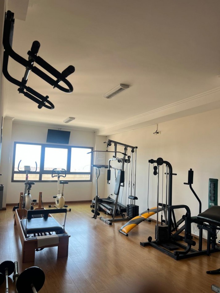 ALQUILER 24 MESES, MDP, IMPACTANTE PISO DE 3 AMB. LIVING COMEDOR, COCINA COMEDOR, LAVADERO , BALCONES, DOS COCHERAS, VISTA PLENA AL MAR  DESDE TODOS LOS AMBIENTES, UNICO !!!!