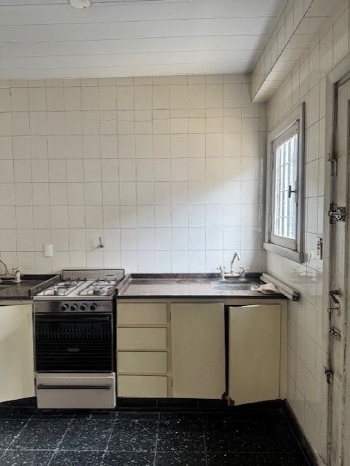 VENTA CHALET ESTILO MDP. ZONA PLAZA MITRE, IDEAL INVERSION O PROFESIONAL Y COMERCIAL