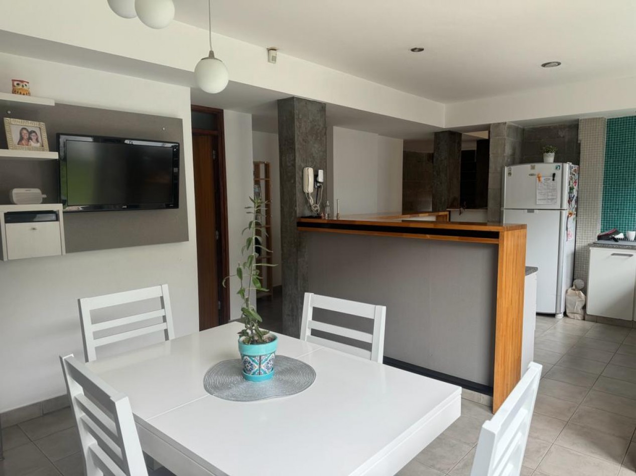 MAR DEL PLATA ALQUILER, ANUAL, IMPORTANTE CHALET DE 5 AMB. CON PARQUE Y PISCINA