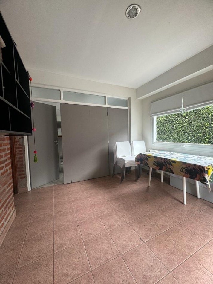 MAR DEL PLATA ALQUILER, ANUAL, IMPORTANTE CHALET DE 5 AMB. CON PARQUE Y PISCINA