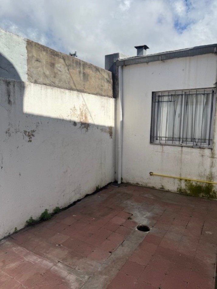 VENTA MDP, CASA 4 AMB. CON PATIO, BARRIO SAN JOSE