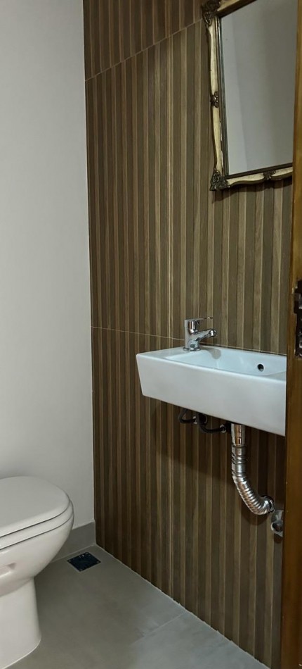 ALQUILER DE DEPTO A MTS DEL MAR, 3 AMB CON DEPENDENCIA Y TERRAZA PROPIA