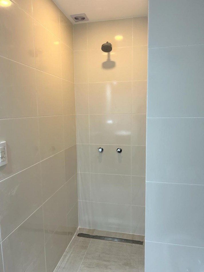 ALQUILER DE DEPTO A MTS DEL MAR, 3 AMB CON DEPENDENCIA Y TERRAZA PROPIA