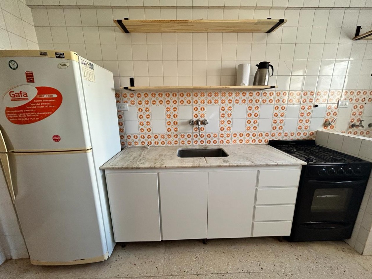 ALQUILER DE DEPTO A MTS DEL MAR, 3 AMB CON DEPENDENCIA Y TERRAZA PROPIA