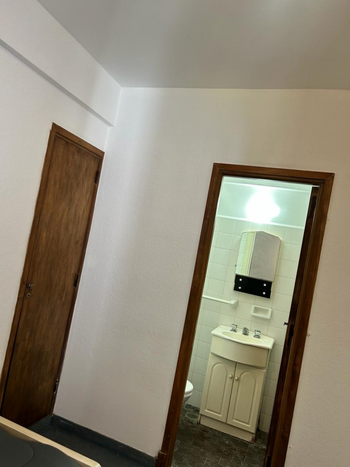 ALQUILER DE DEPTO A MTS DEL MAR, 3 AMB CON DEPENDENCIA Y TERRAZA PROPIA