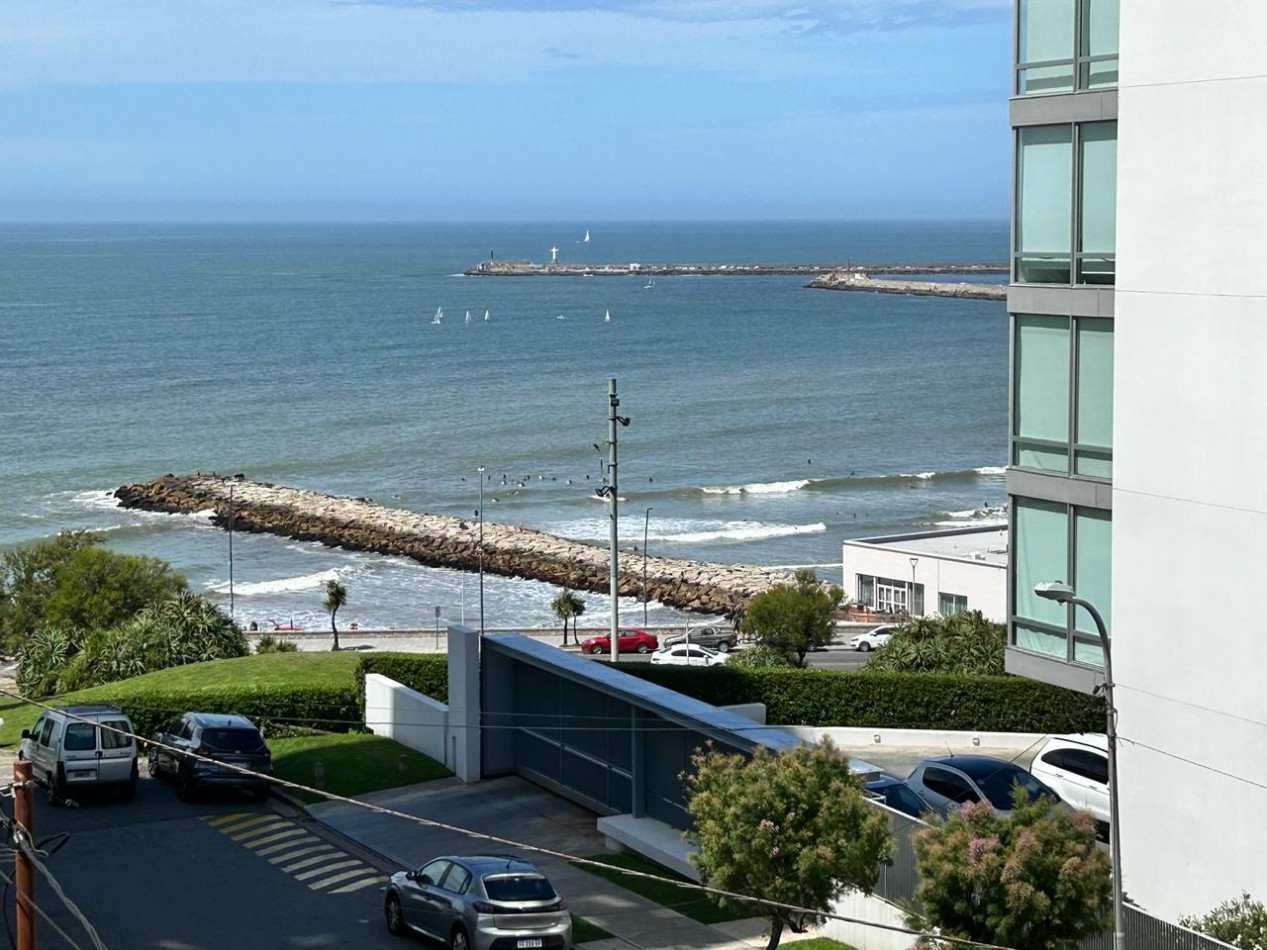 ALQUILER DE DEPTO A MTS DEL MAR, 3 AMB CON DEPENDENCIA Y TERRAZA PROPIA