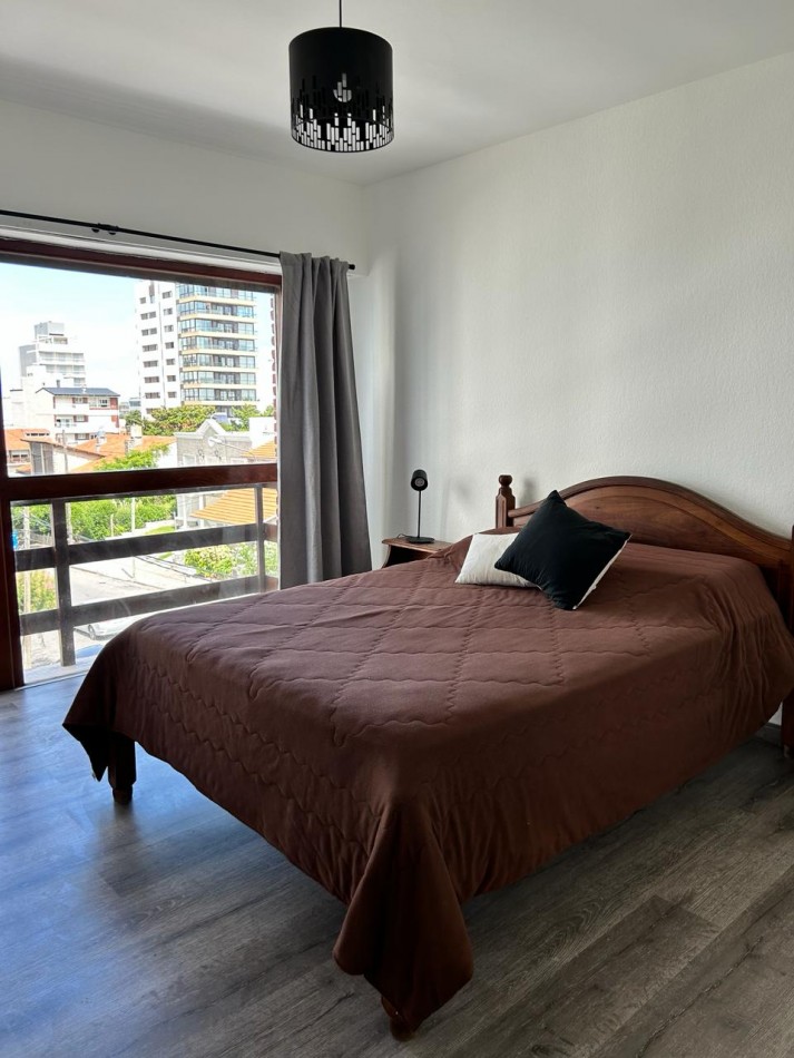 ALQUILER DE DEPTO A MTS DEL MAR, 3 AMB CON DEPENDENCIA Y TERRAZA PROPIA