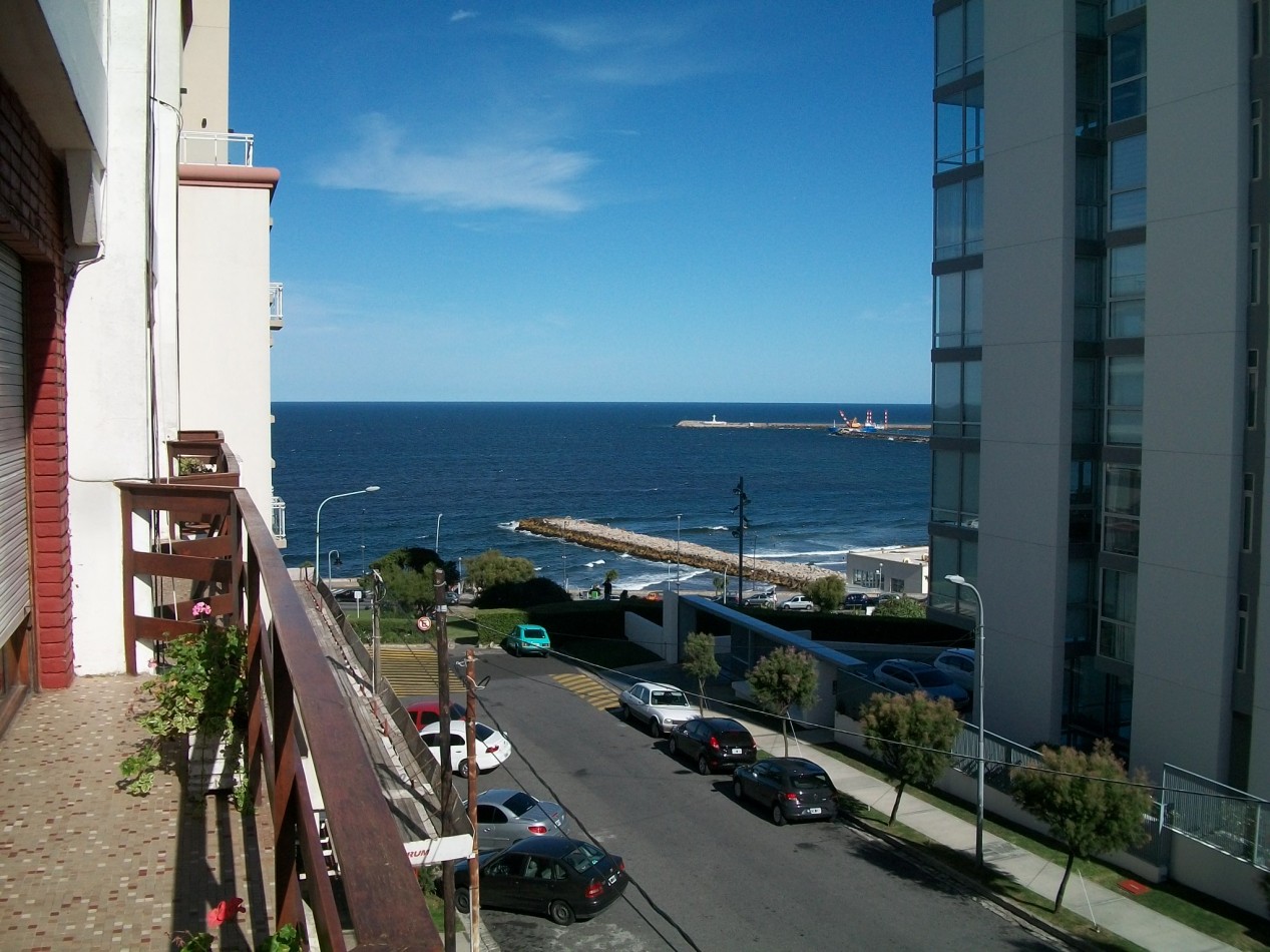 ALQUILER DE DEPTO A MTS DEL MAR, 3 AMB CON DEPENDENCIA Y TERRAZA PROPIA