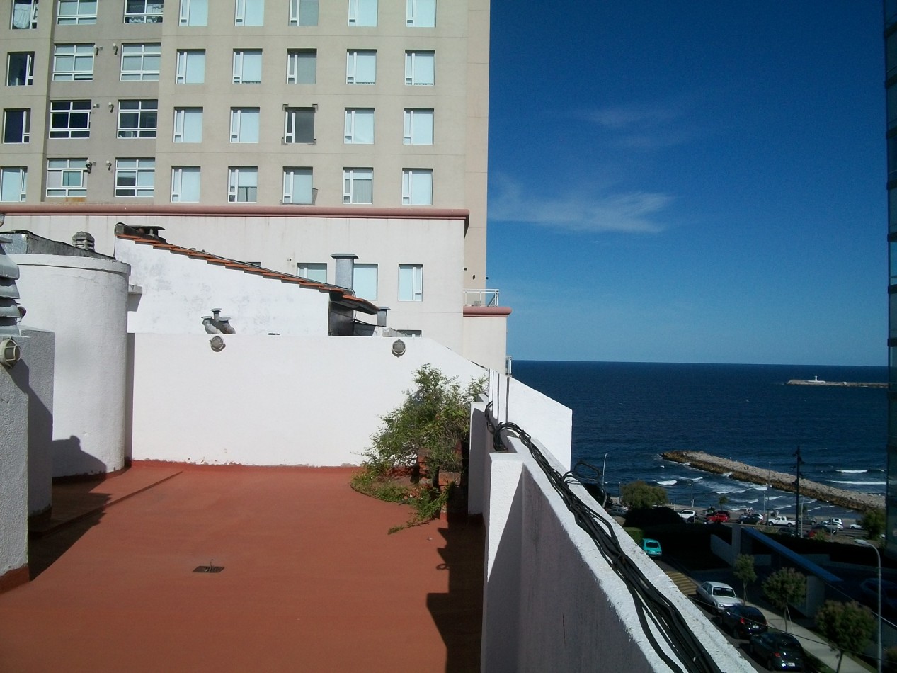 ALQUILER DE DEPTO A MTS DEL MAR, 3 AMB CON DEPENDENCIA Y TERRAZA PROPIA
