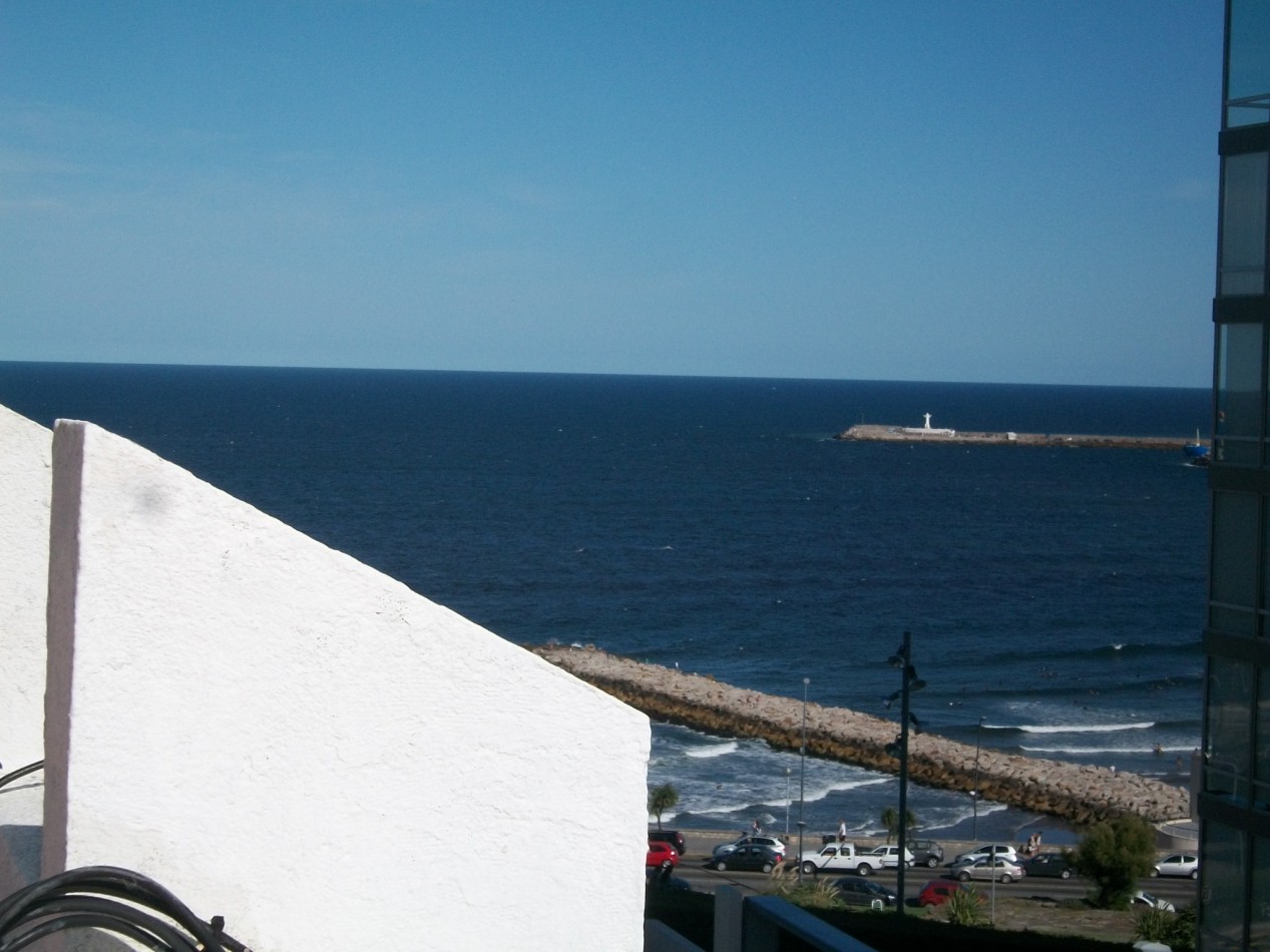 ALQUILER DE DEPTO A MTS DEL MAR, 3 AMB CON DEPENDENCIA Y TERRAZA PROPIA