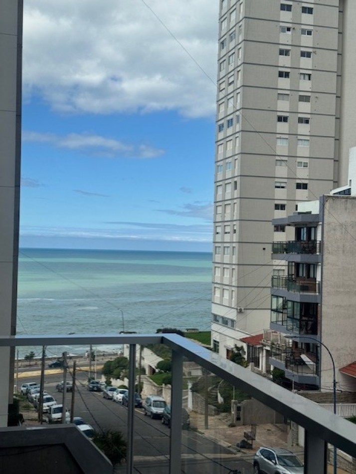 DEPARTAMENTO 3 AMBIENTES EN VENTA  EN  PLAYA  CHICA, MODERNO Y CON VISTA AL  MAR