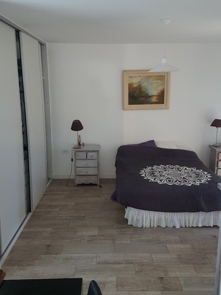 nuevo, moderno, optimo,hemroso chalet de 4 ambientes, con garaje ,parque y galería