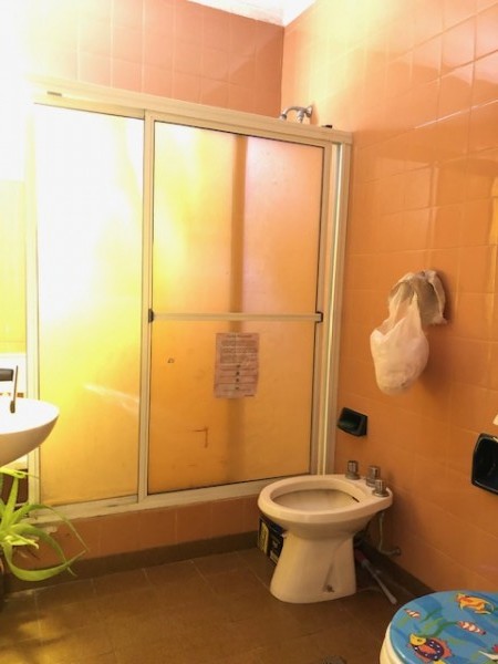 VENTA CHALET, 4 ambientes, parque y patio, sobre lote de 15 mts de frente !!!!! muy buena opcion !!!!