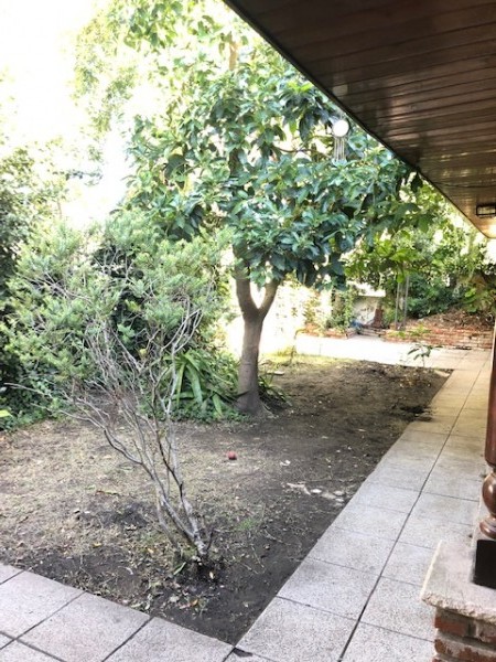 VENTA CHALET, 4 ambientes, parque y patio, sobre lote de 15 mts de frente !!!!! muy buena opcion !!!!