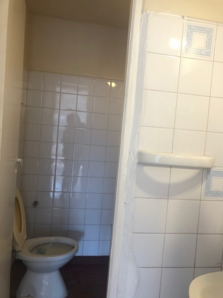 VENTA OFICINA EDIFICO TRADICIONAL , ZONA CENTRO CON SEGURIDAD PERMANENTE, VENTA URGENTE, SE VENDE CON RENTA