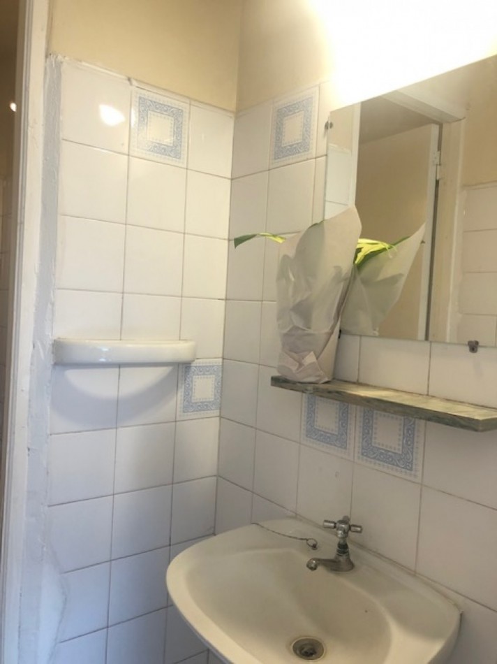 VENTA OFICINA EDIFICO TRADICIONAL , ZONA CENTRO CON SEGURIDAD PERMANENTE, VENTA URGENTE, SE VENDE CON RENTA