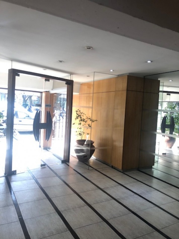 VENTA OFICINA EDIFICO TRADICIONAL , ZONA CENTRO CON SEGURIDAD PERMANENTE, VENTA URGENTE, SE VENDE CON RENTA