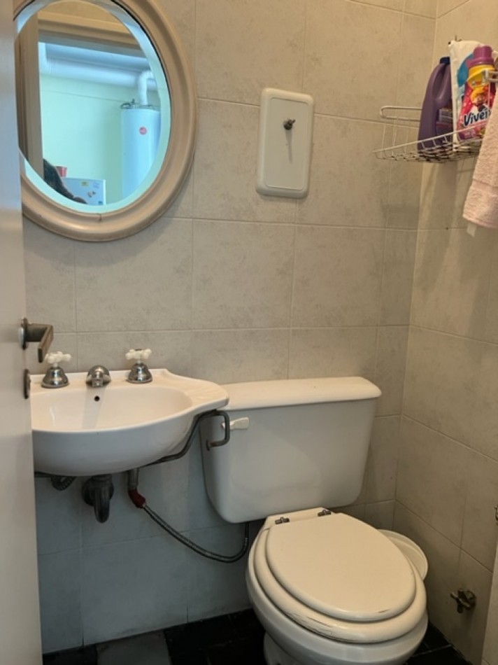 EVALUE, VEALO, BUSCA ESTILO ??? departamento AMPLISIMO, señorial DE 3 amb con dependencia, dormitorios al frente con balcon, microcentro, a un paso de todo lo que necesite y del mar, EXCELENTE OPCION DE COMRPA !!!